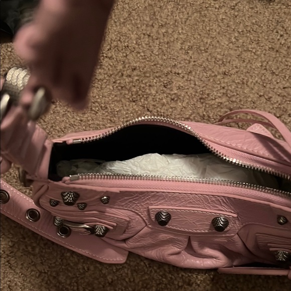 Pink Handbag with Heart Charm - Picture 4 of 5